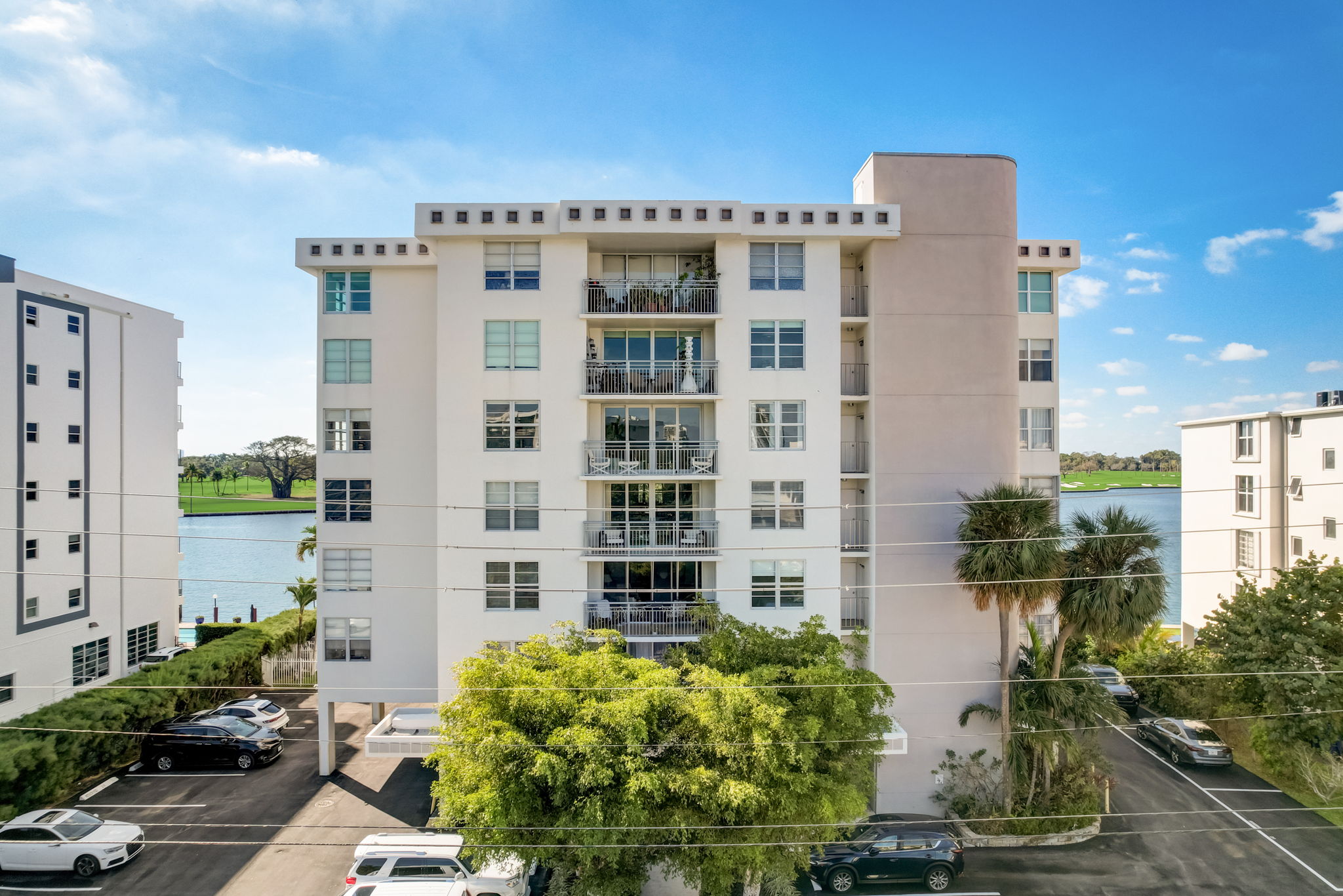 W Bay Harbor Dr 5D-020