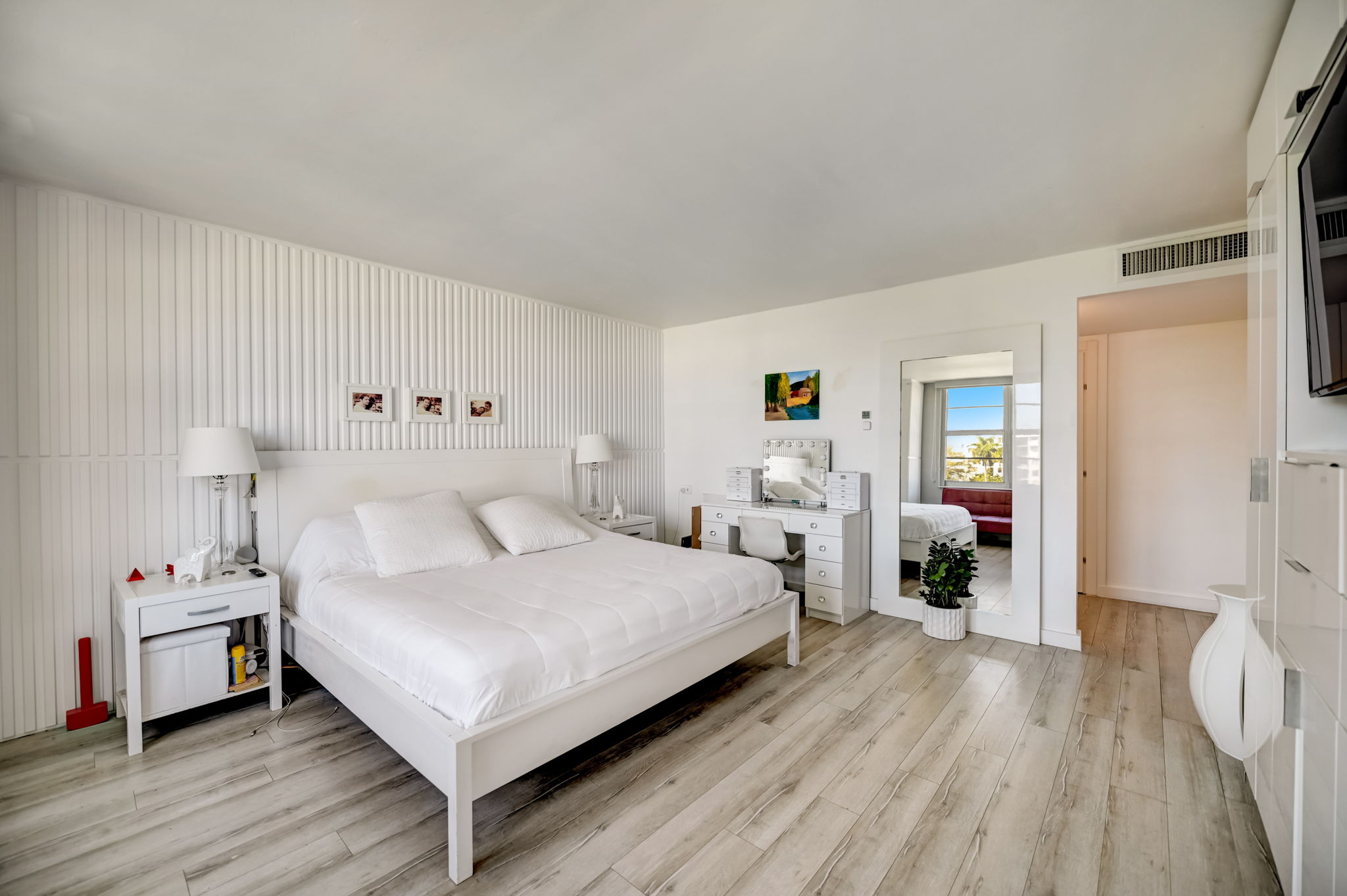 W Bay Harbor Dr 5D-011