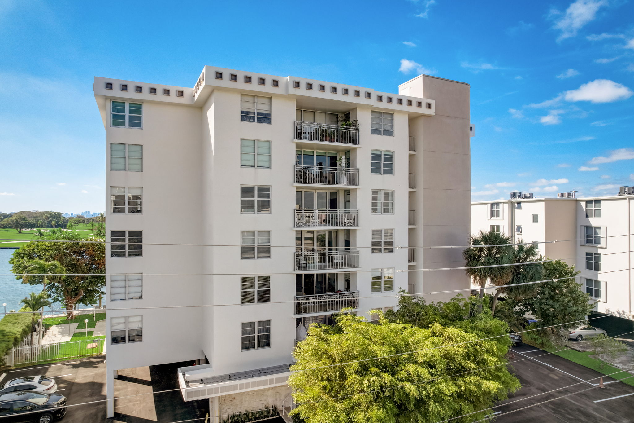 W Bay Harbor Dr 5D-022