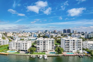 W Bay Harbor Dr 5D-026