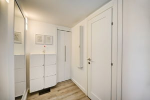 W Bay Harbor Dr 5D-017