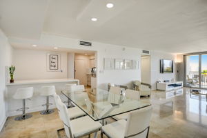 W Bay Harbor Dr 5D-005