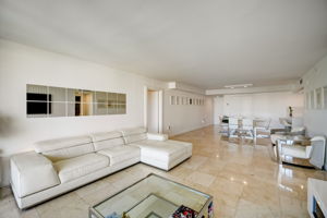 W Bay Harbor Dr 5D-002