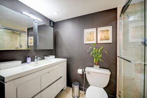 W Bay Harbor Dr 5D-015
