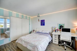 W Bay Harbor Dr 5D-016
