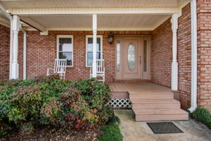Front Porch/Entrance