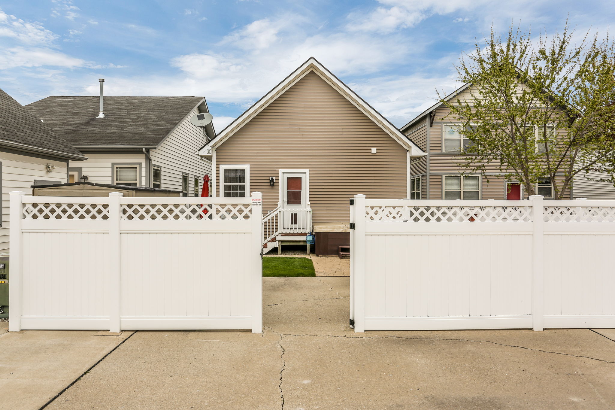 926 Fontaine Street, Monroe, MI 48162 Stylish Detroit