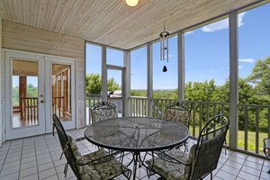 Screened-in Porch