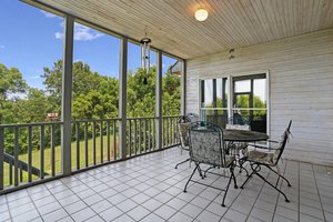 Screened-in Porch