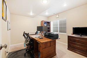 Bedroom/Office