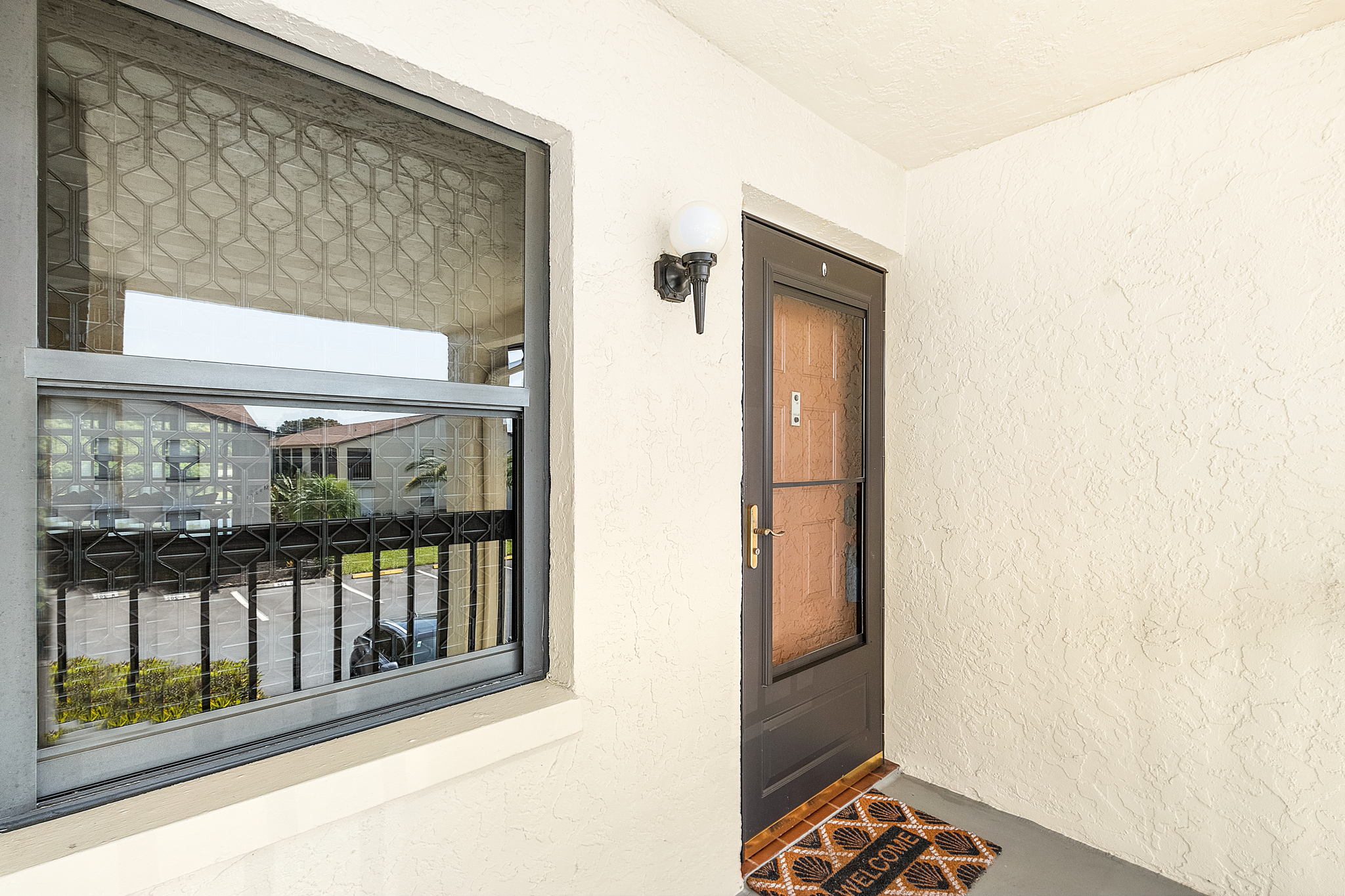 9270 Lake Park Dr, Fort Myers, FL 33919, USA Photo 3
