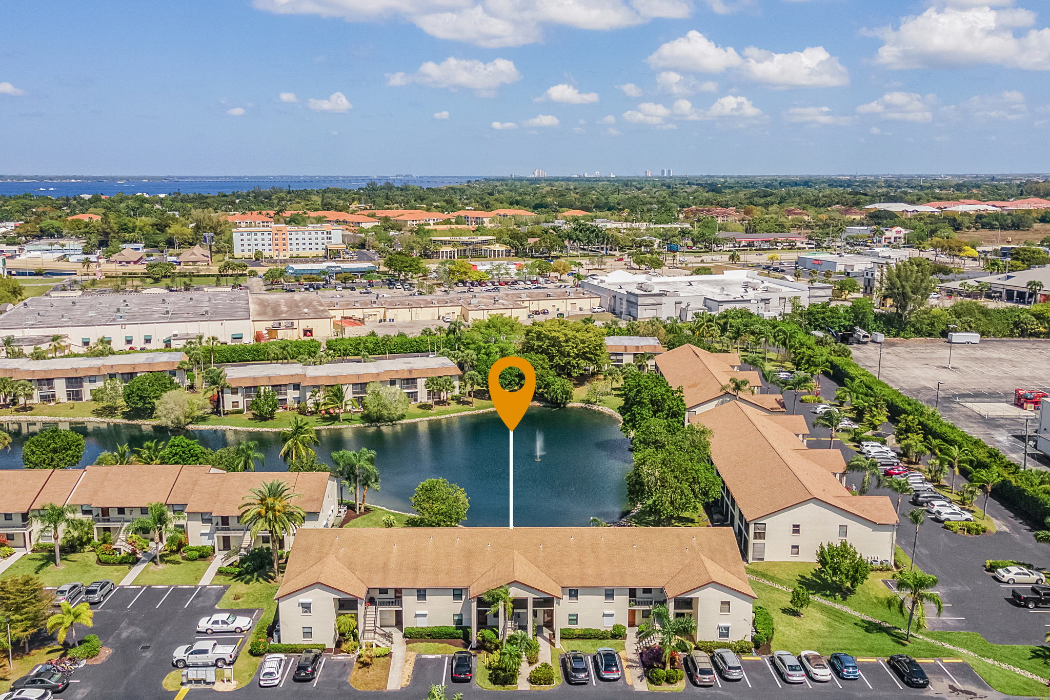 9270 Lake Park Dr, Fort Myers, FL 33919, USA Photo 22