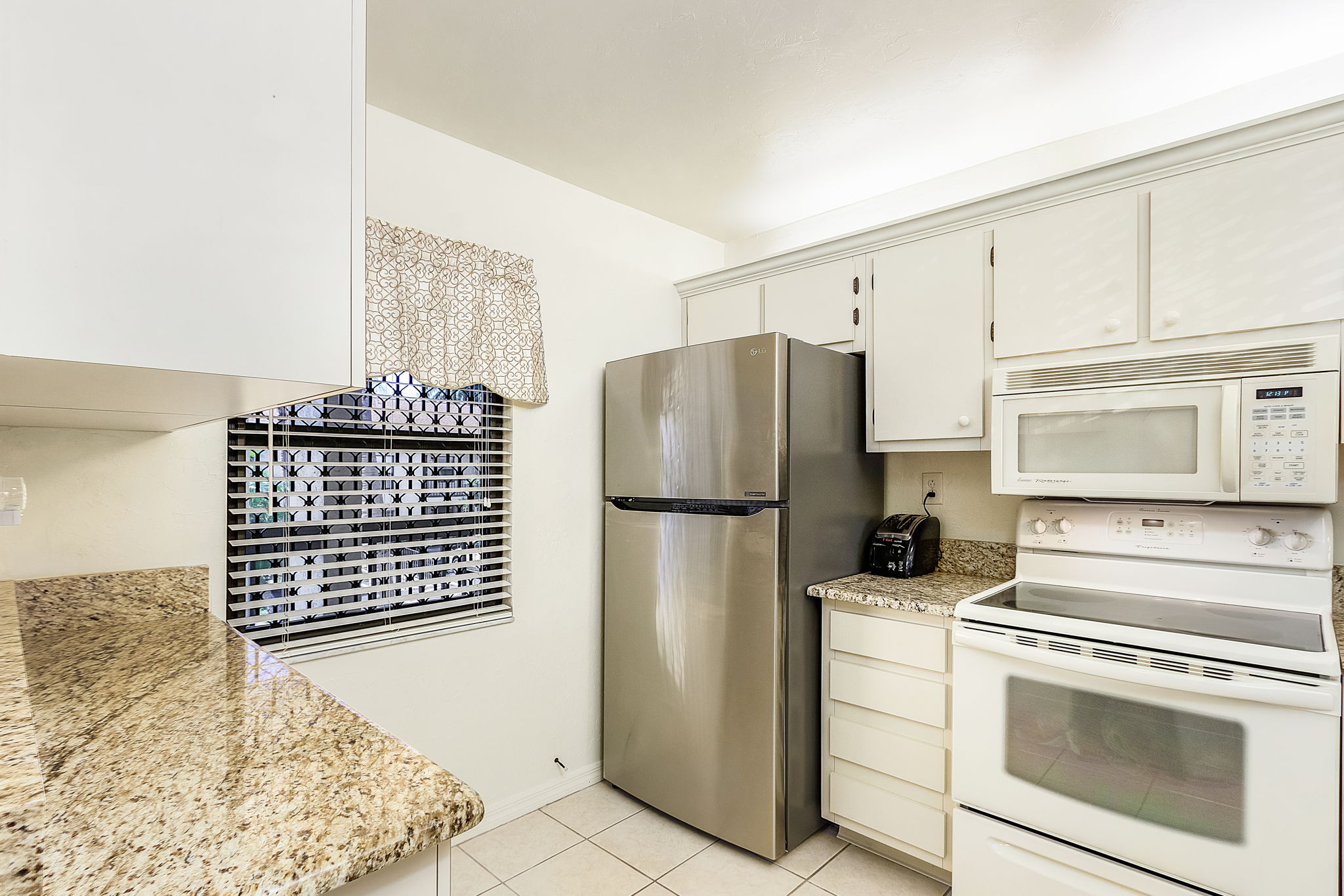 9270 Lake Park Dr, Fort Myers, FL 33919, USA Photo 8