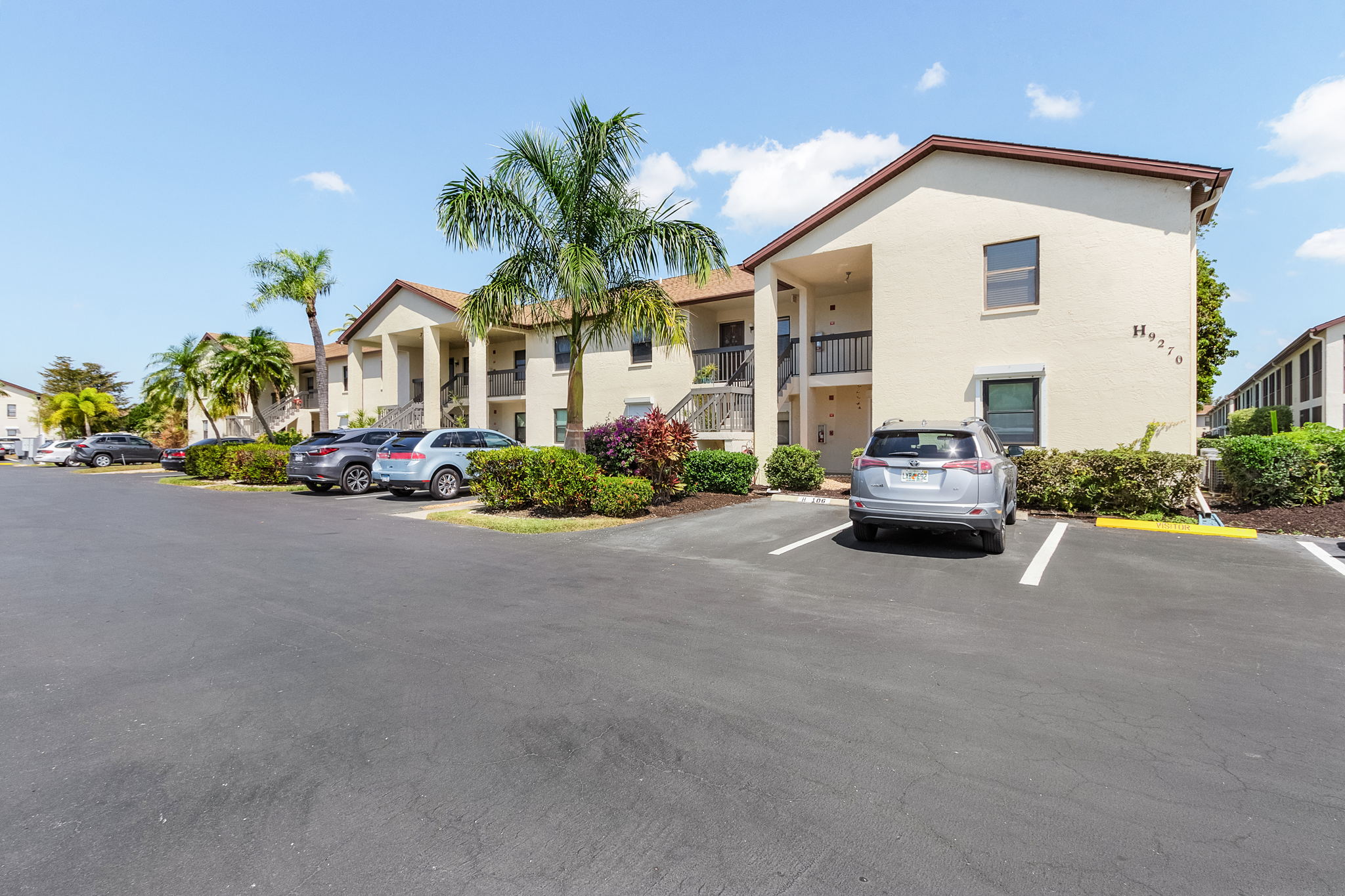 9270 Lake Park Dr, Fort Myers, FL 33919, USA Photo 1