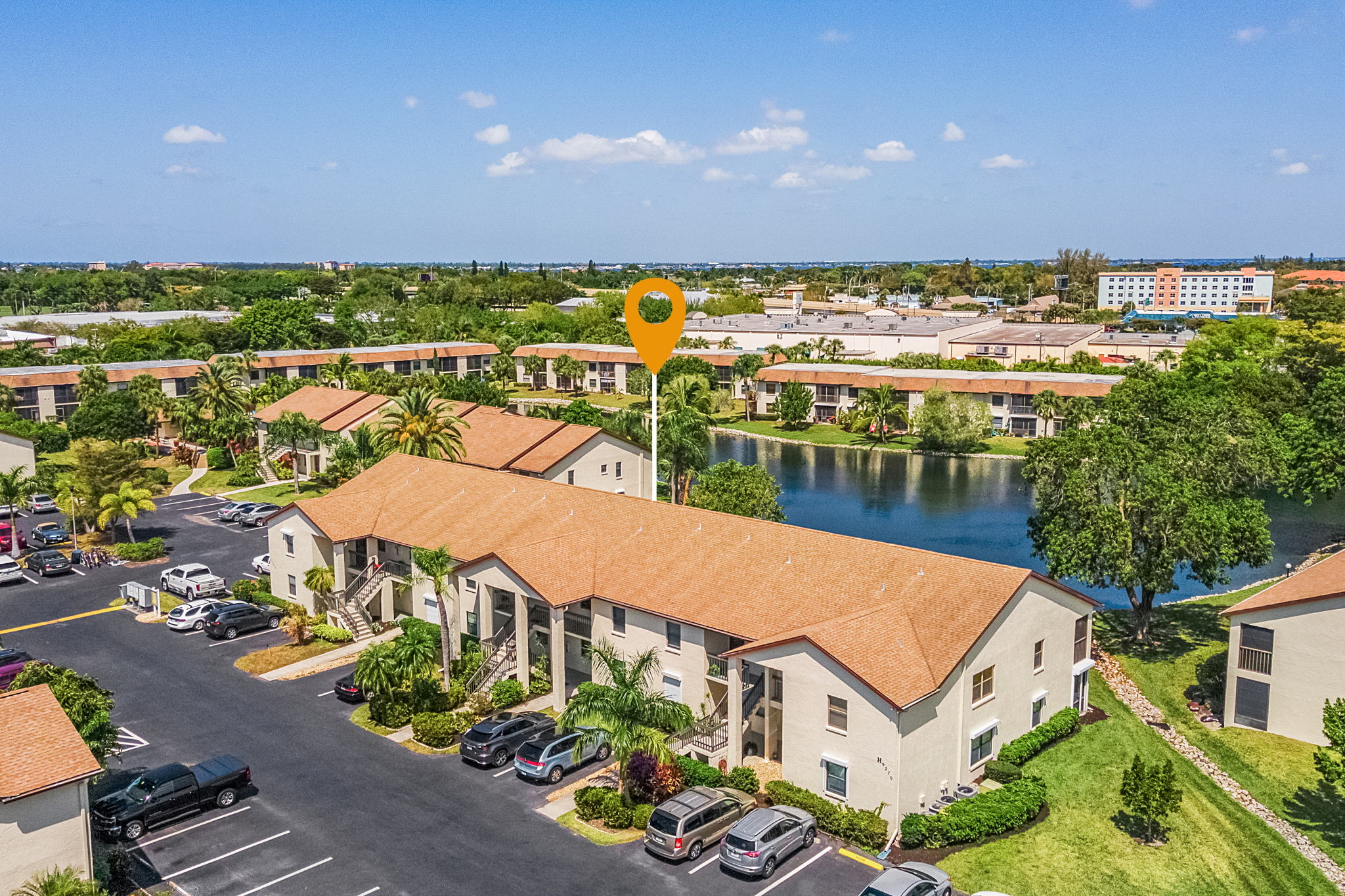9270 Lake Park Dr, Fort Myers, FL 33919, USA Photo 21