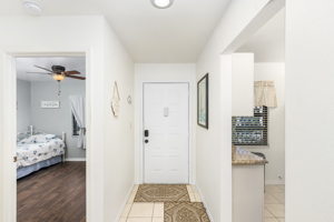 9270 Lake Park Dr, Fort Myers, FL 33919, USA Photo 3