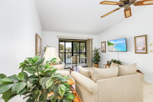 9270 Lake Park Dr, Fort Myers, FL 33919, USA Photo 12