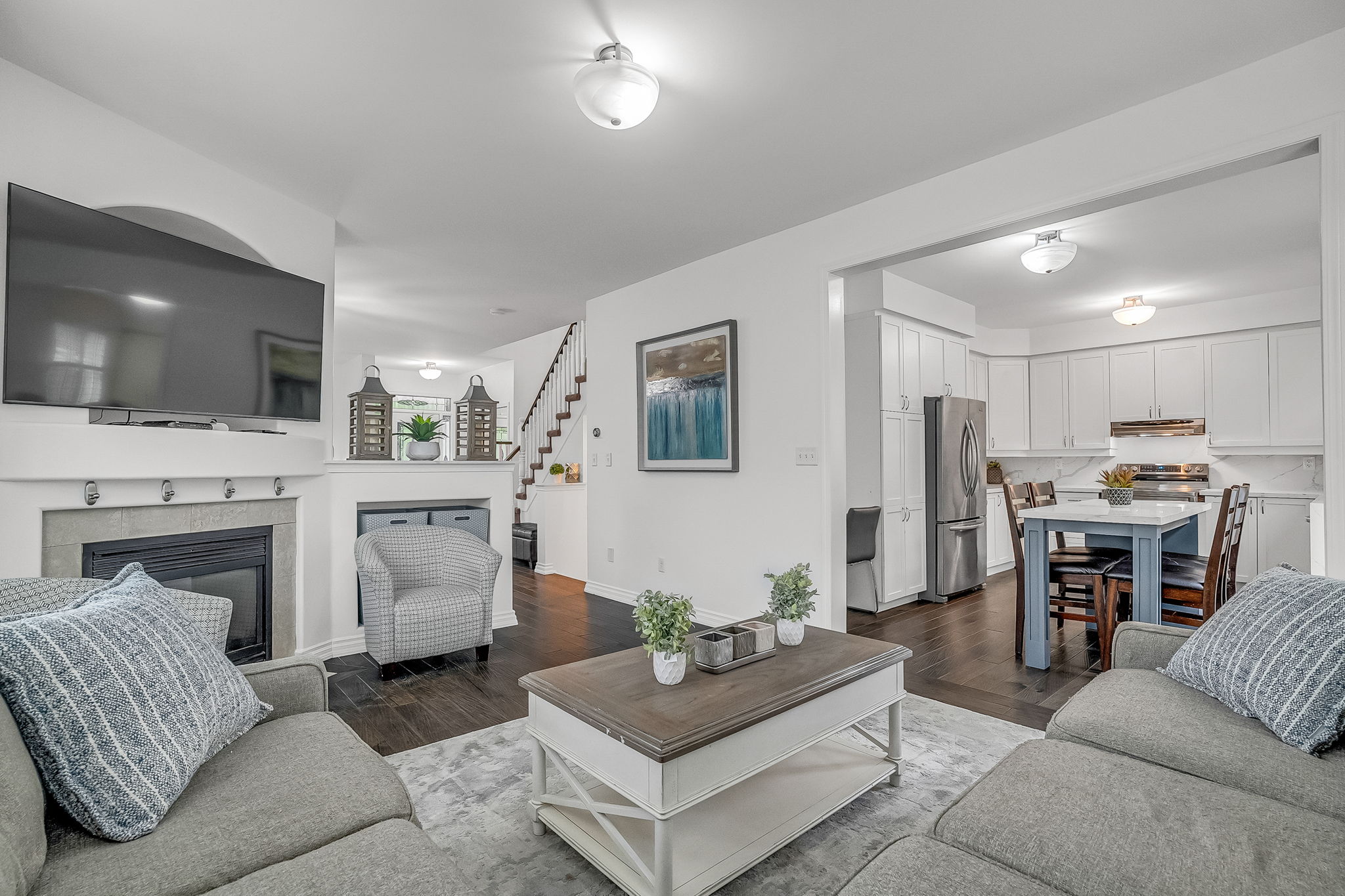 19-family room3