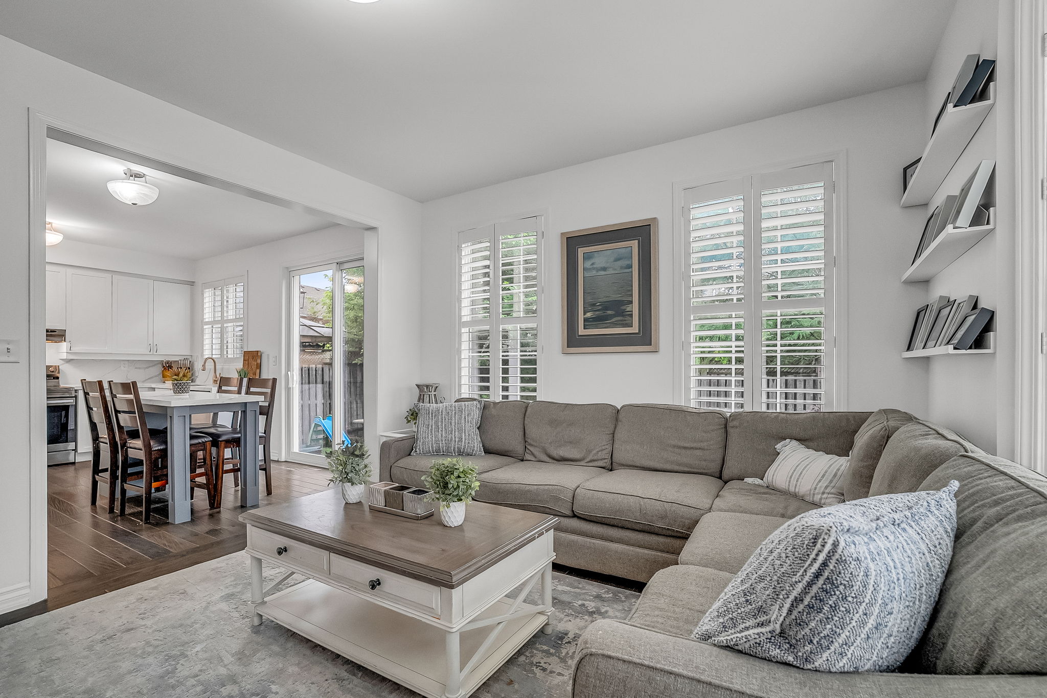 20-family room4