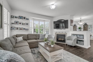 18-family room2