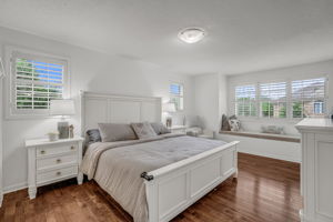 32-primary bedroom1