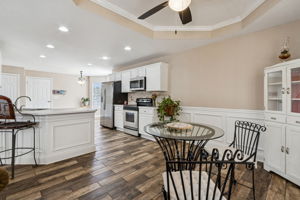 Kitchen/Breakfast Area