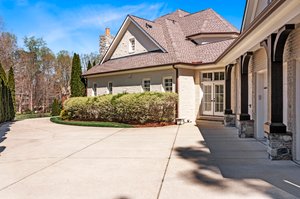 928 Oak Creek Rd, Raleigh, NC 27615, USA Photo 17