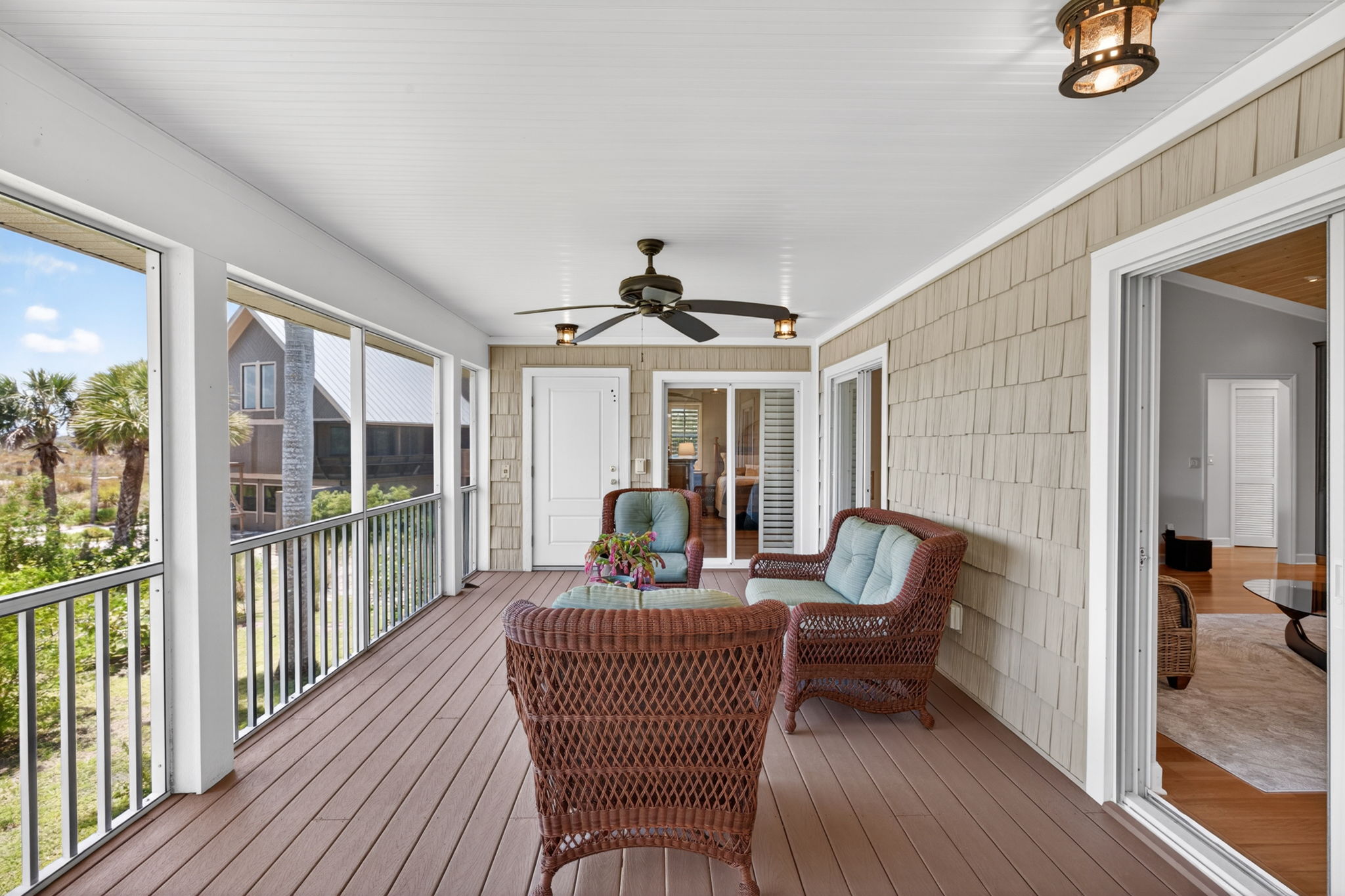 Porch 5 of 6