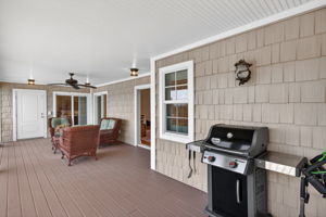 Porch 4 of 6