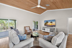 Living Room 3 of 5