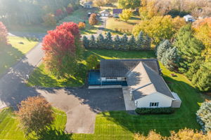 Surround yourself with mature tree's & views of nature