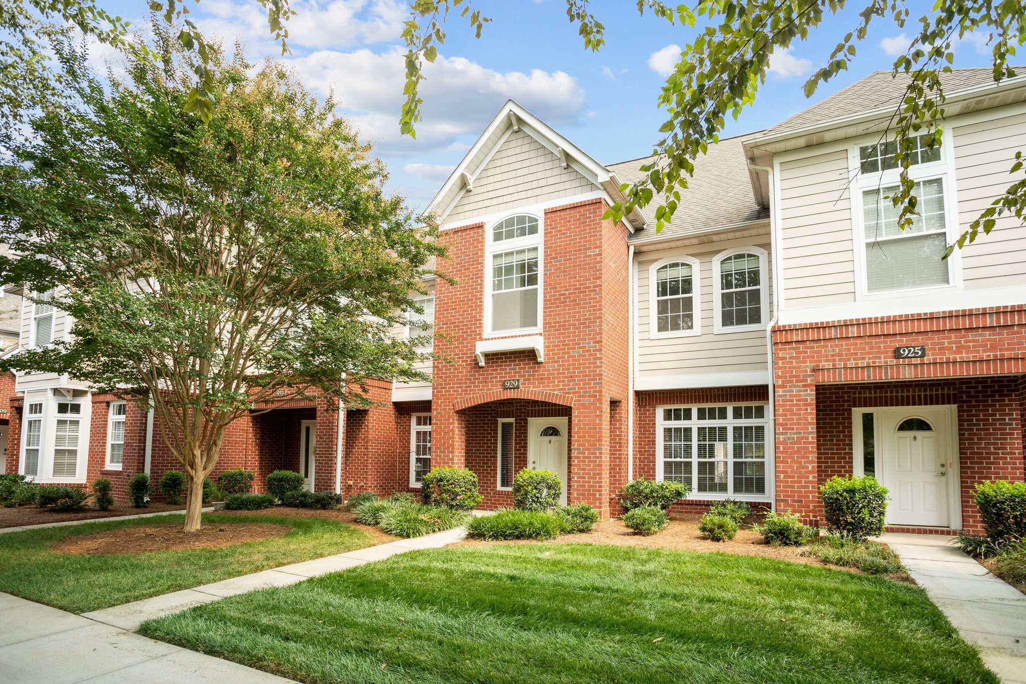 929 Central Park Cir, Davidson, NC 28036, USA Photo 2