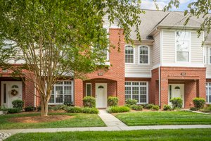 929 Central Park Cir, Davidson, NC 28036, USA Photo 2