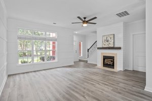 929 Central Park Cir, Davidson, NC 28036, USA Photo 8