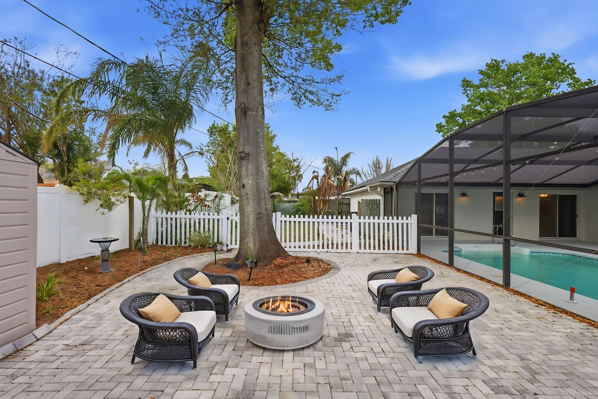 6Y8A6172 virtually staged.jpeg