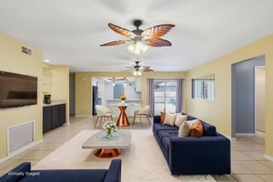 6Y8A6317 virtually staged.jpeg