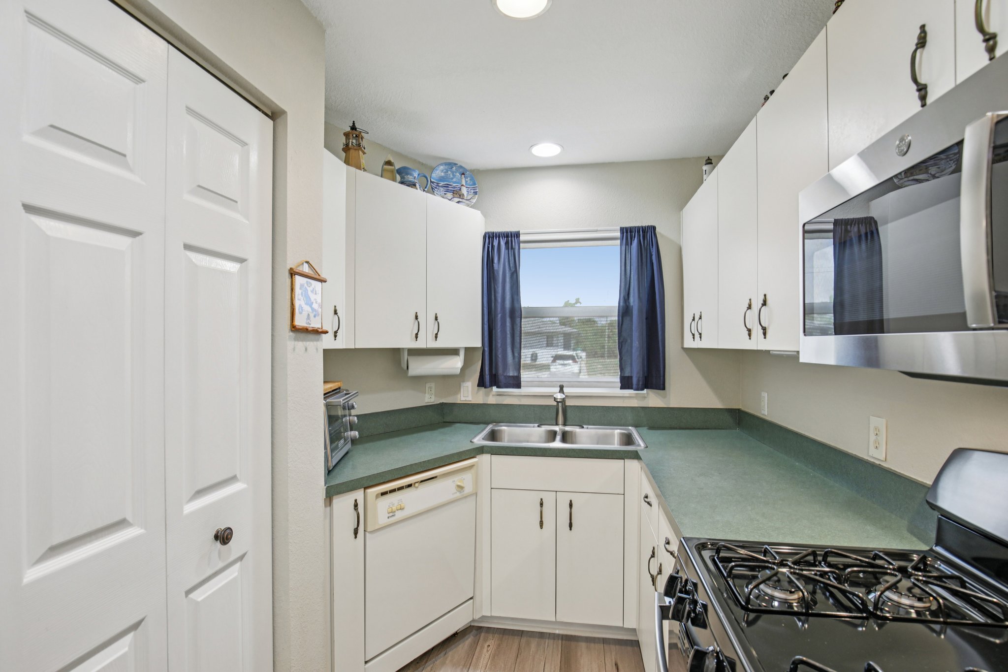 Anita Ave-S1303-016.jpg