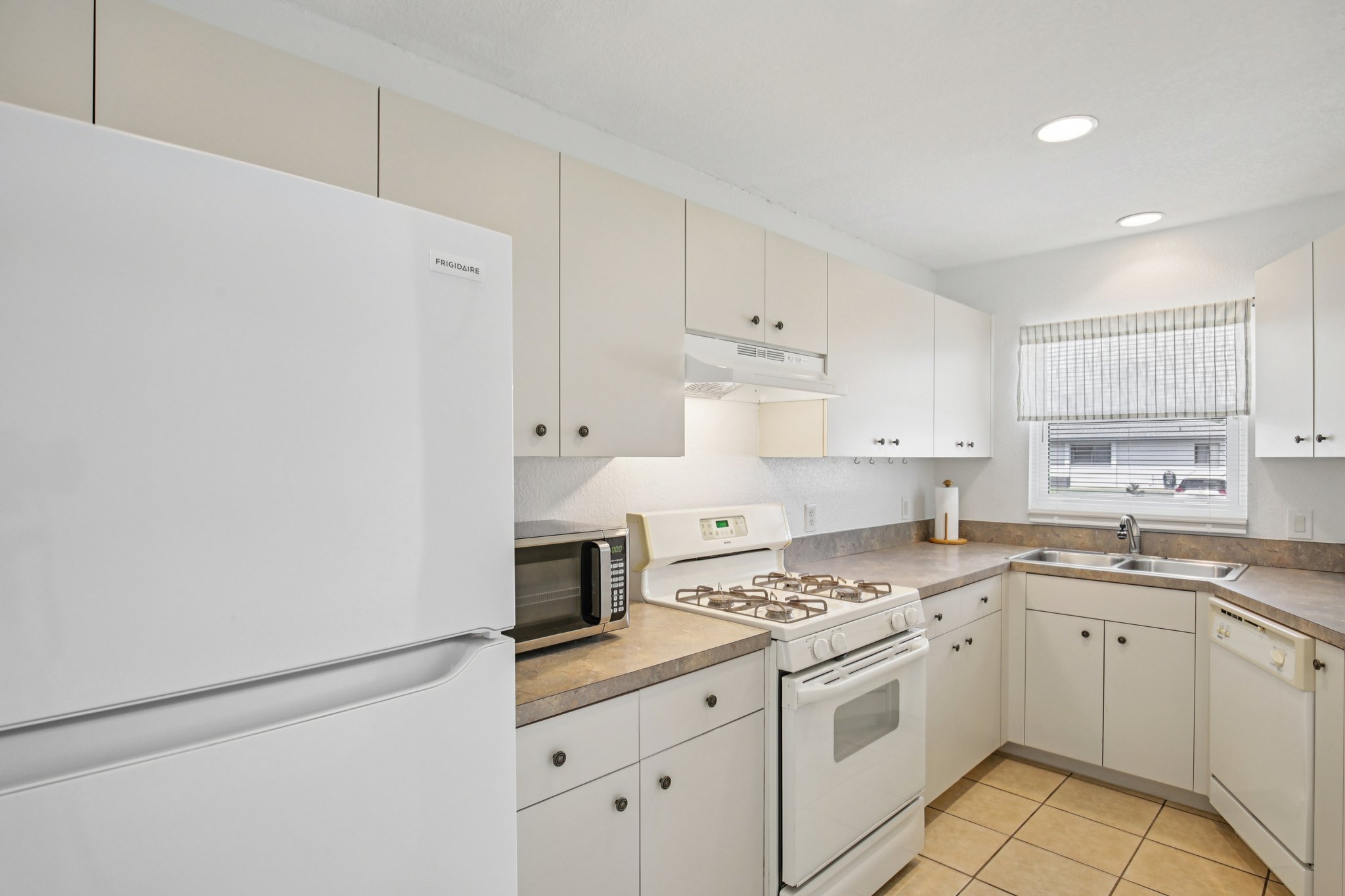 Anita Ave-S1303-020.jpg