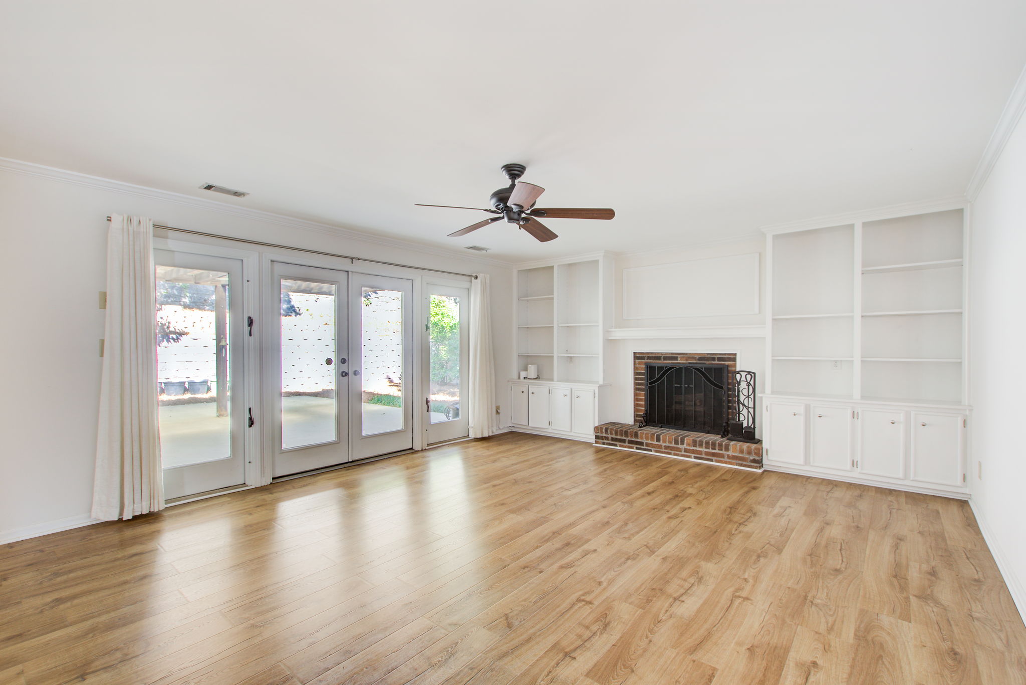 14 Living Room C w Patio Walkout