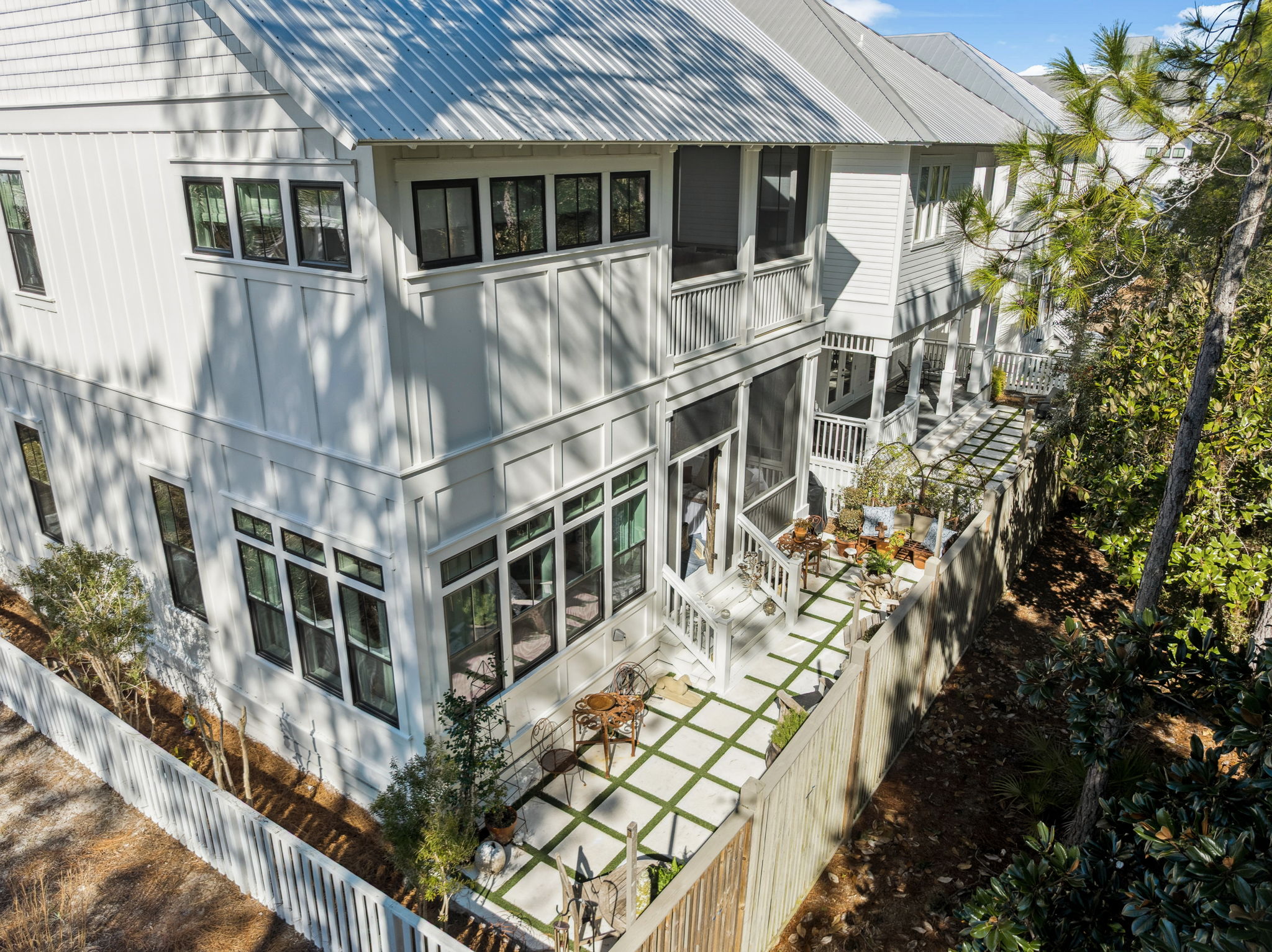 Array_93EasternLakeCt-14