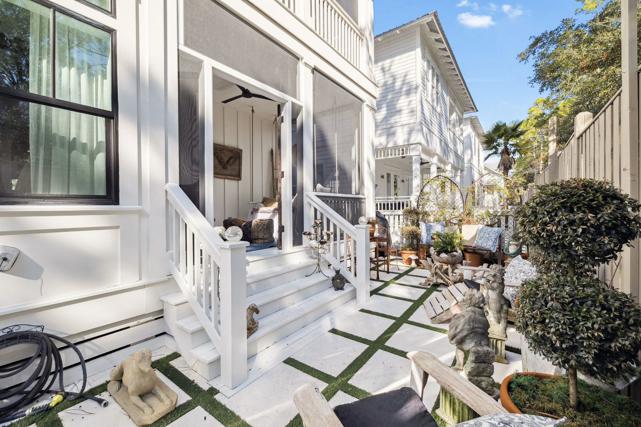 Array_93EasternLakeCt-18