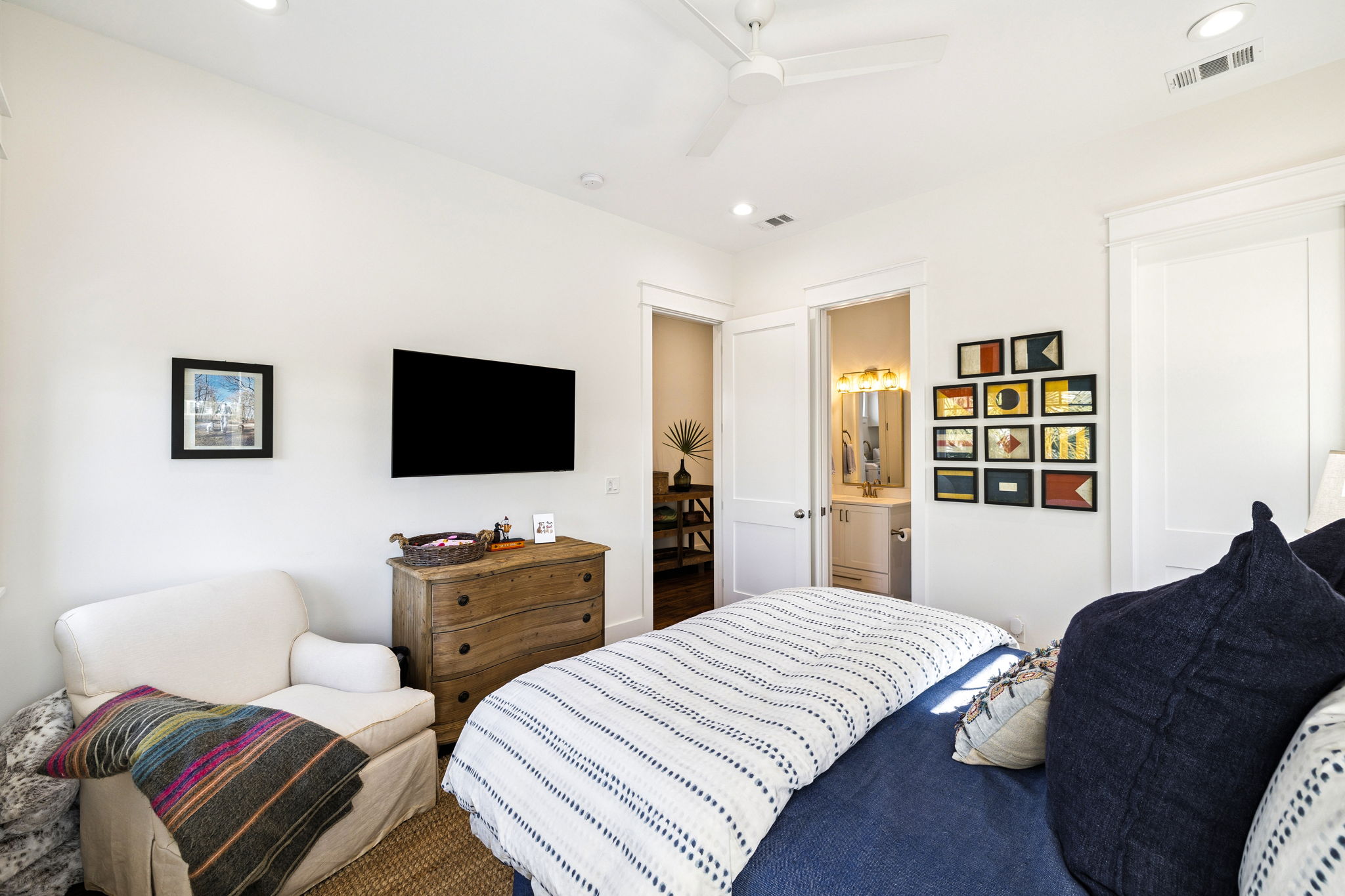 Array_93EasternLakeCt-48