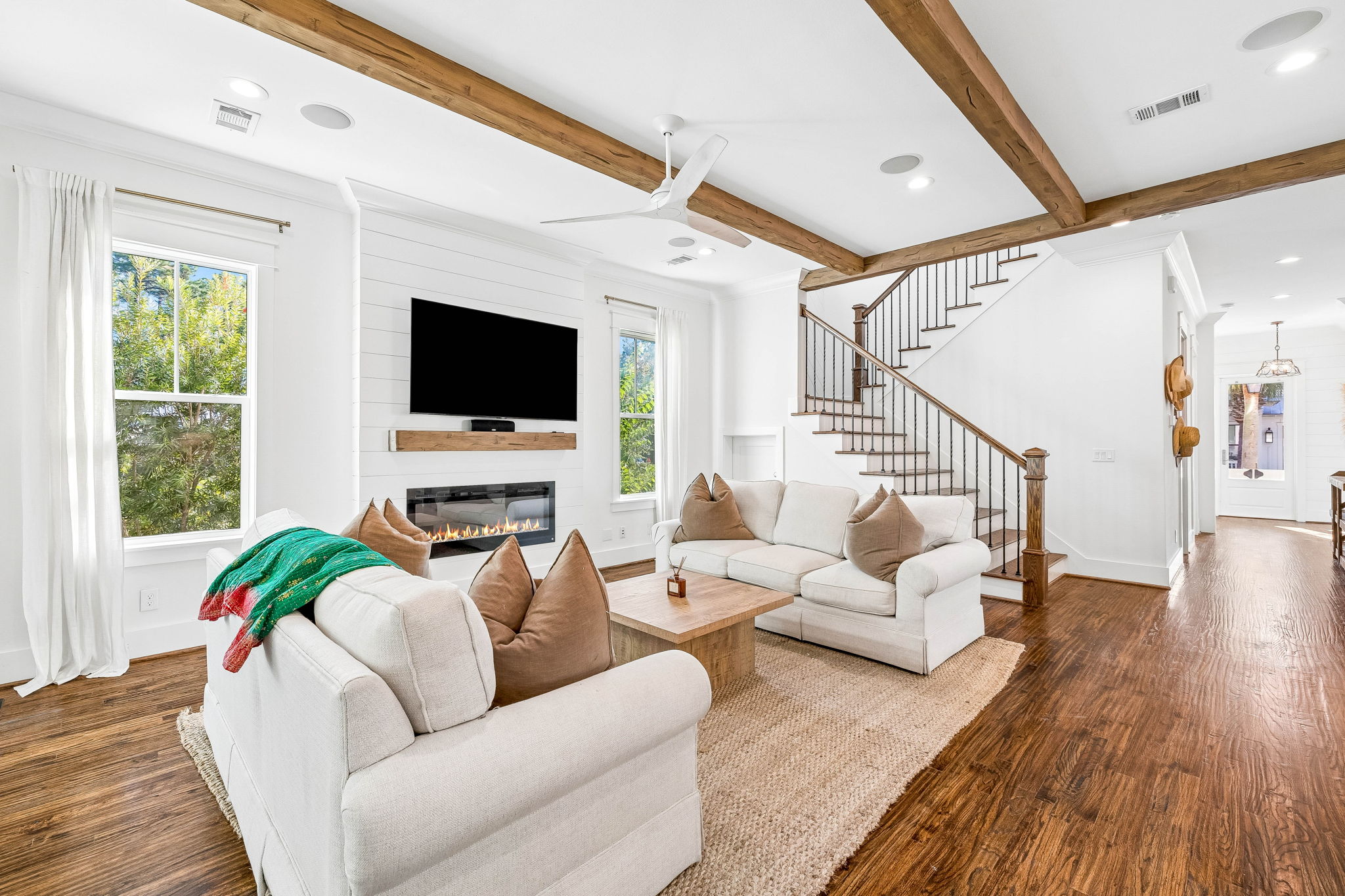 Array_93EasternLakeCt-9