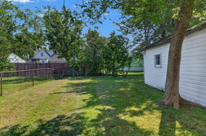  Photo 44