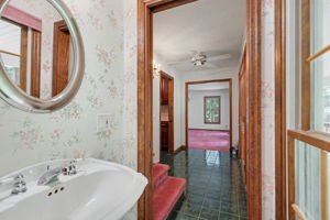  Photo 40