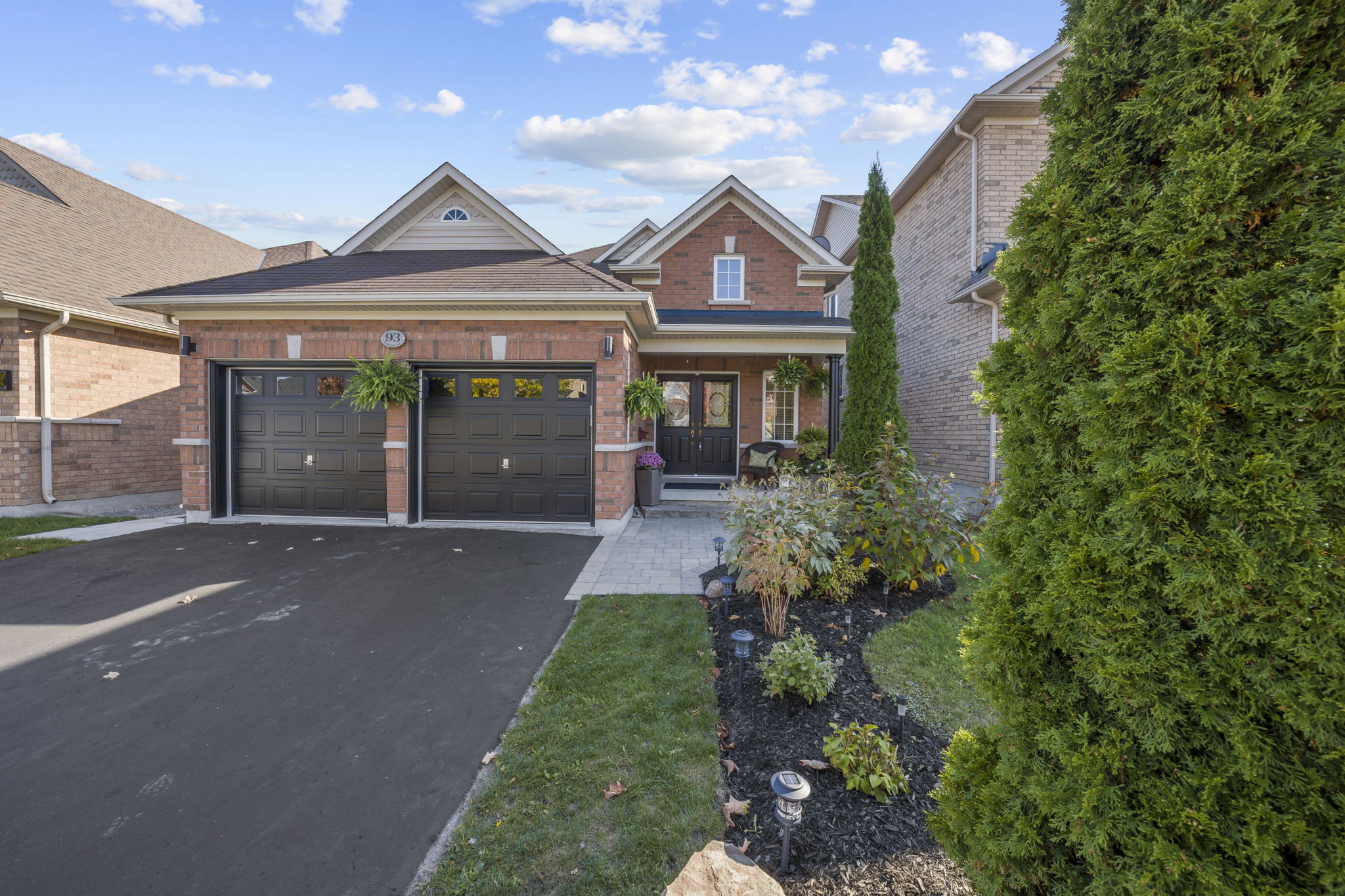 93 Nelson St Bowmanville, ON L1C 0A7