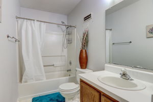 Poplar Dr-026