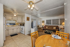 Kitchen Eat-In 3