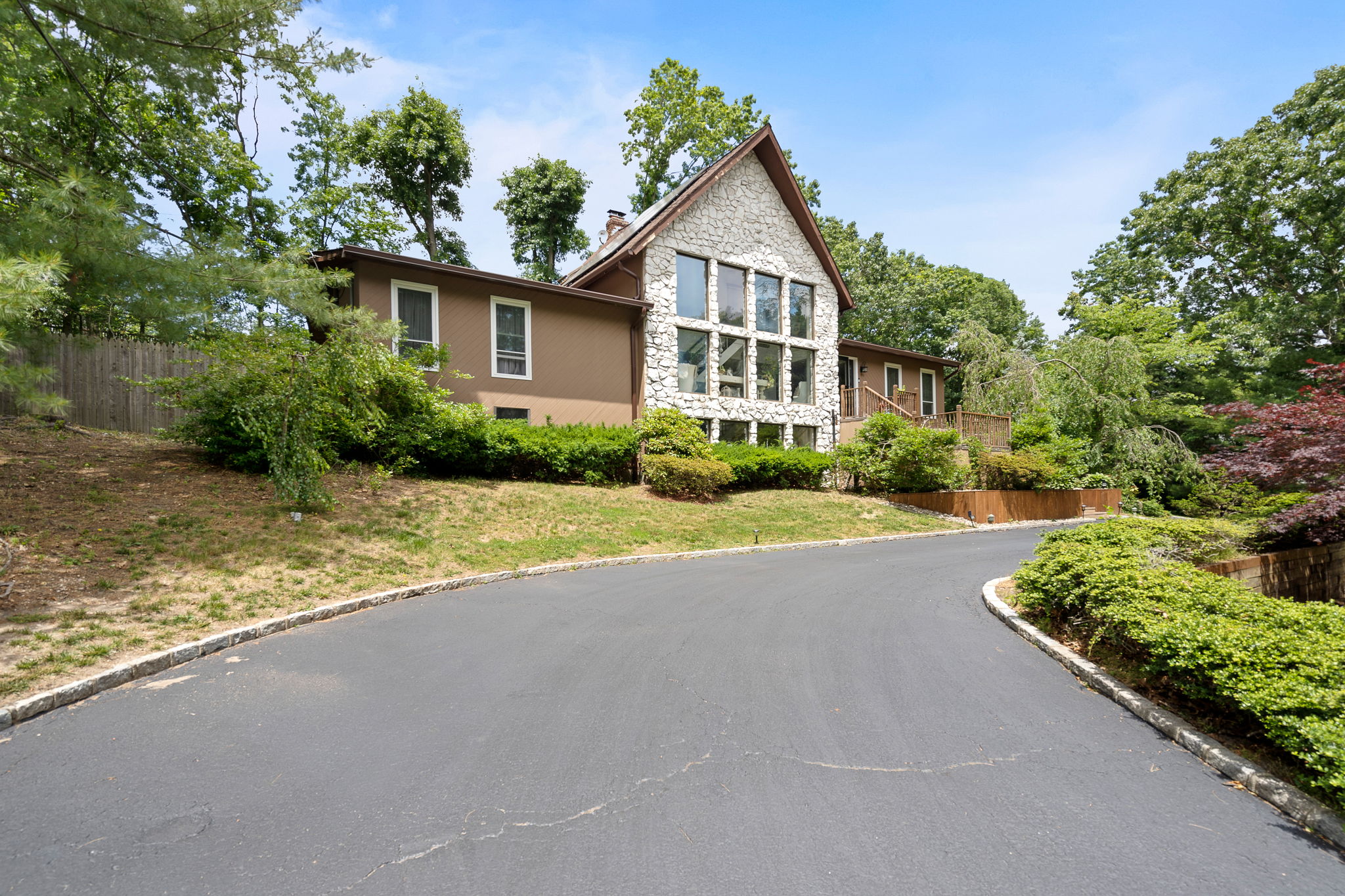  93 Shirley Ct, Smithtown, NY 11787, US