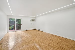 Spring St 29C-S2409-004.jpg